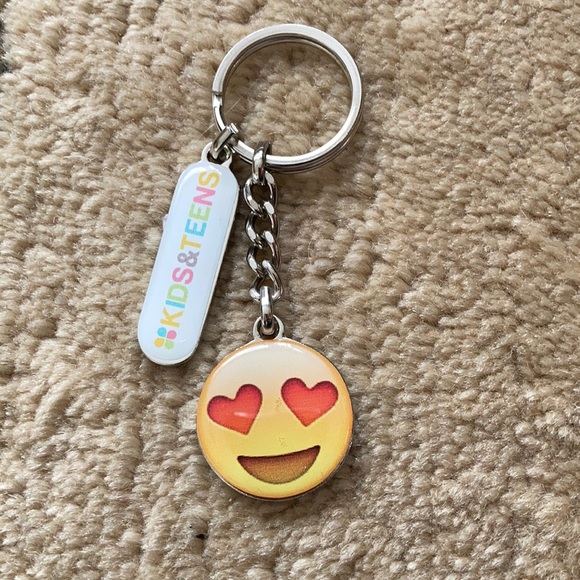 3/$20 Smiley face keychain smile key ring emoji - Picture 1 of 3